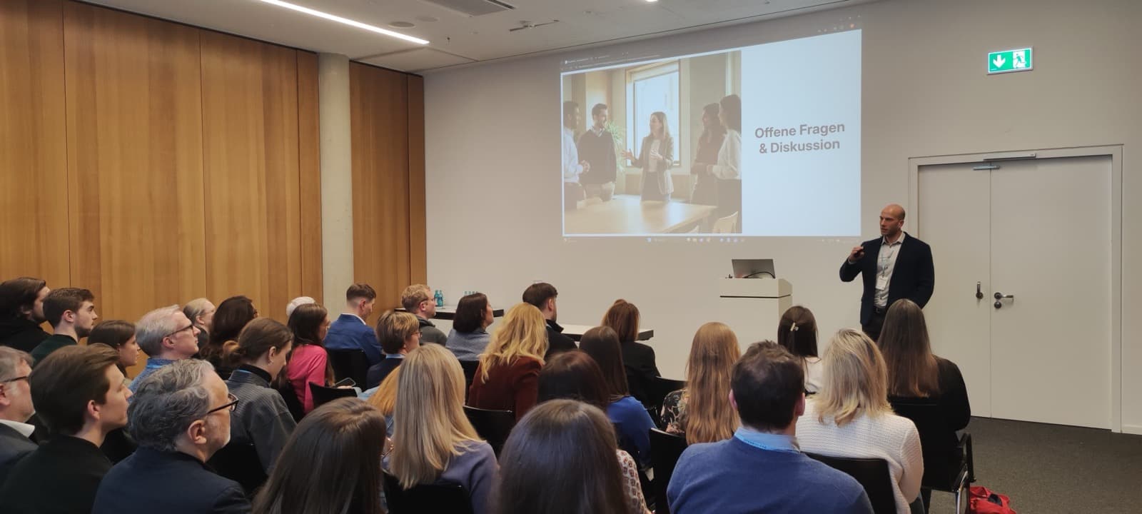 Volles Publikum beim deepsight-Vortrag auf der succeet 2026